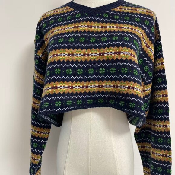 V-neck wool sweater - Picture 6 of 15